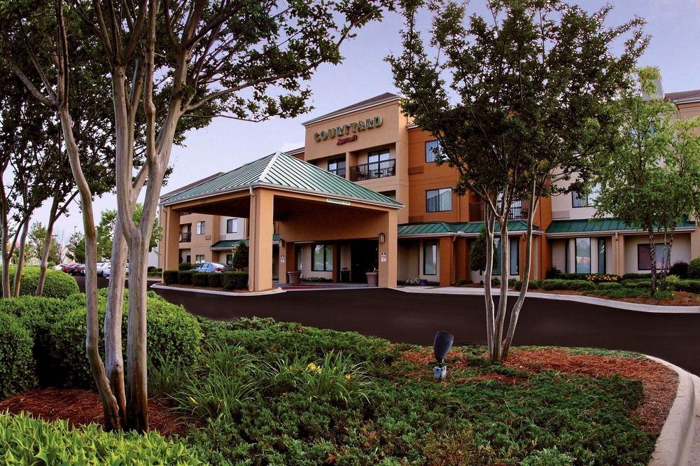 Courtyard By Marriott Charlotte Matthews Hotel Exterior photo